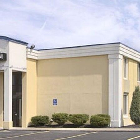 Days Inn By Wyndham Willoughby/Cleveland Zewnętrze zdjęcie