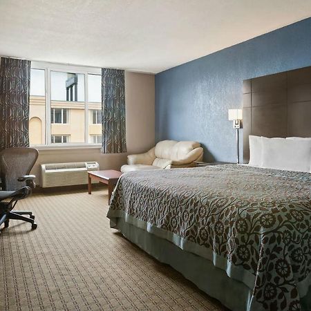 Days Inn By Wyndham Willoughby/Cleveland Zewnętrze zdjęcie