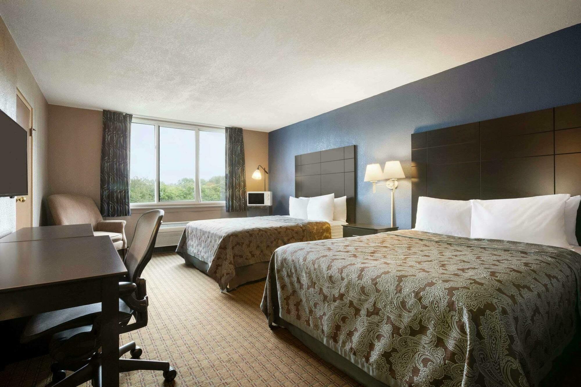 Days Inn By Wyndham Willoughby/Cleveland Zewnętrze zdjęcie
