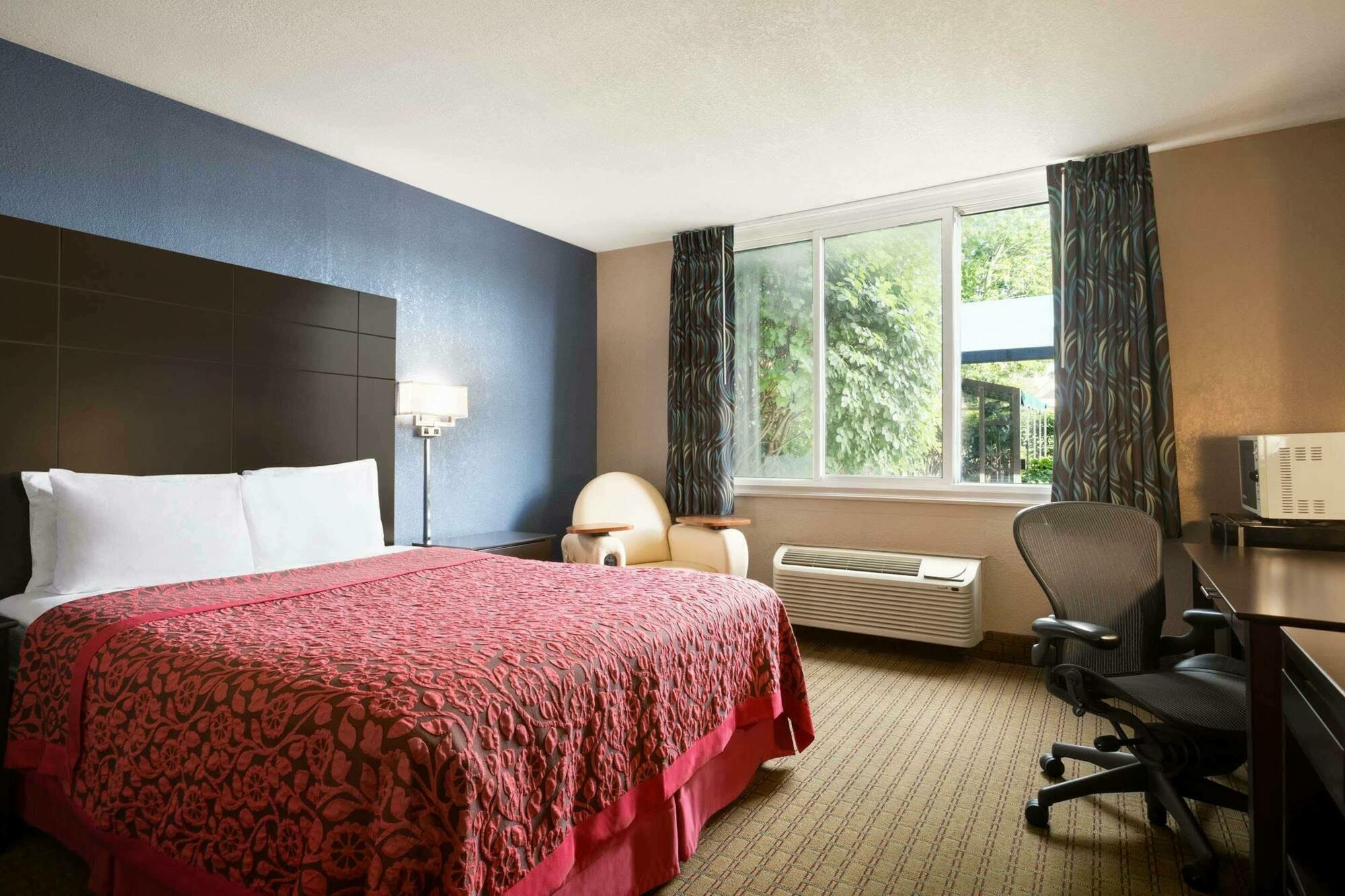 Days Inn By Wyndham Willoughby/Cleveland Zewnętrze zdjęcie