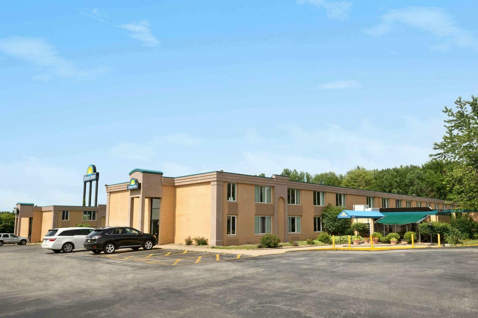 Days Inn By Wyndham Willoughby/Cleveland Zewnętrze zdjęcie