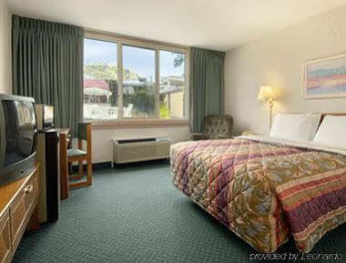 Days Inn By Wyndham Willoughby/Cleveland Zewnętrze zdjęcie