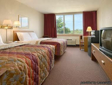 Days Inn By Wyndham Willoughby/Cleveland Zewnętrze zdjęcie